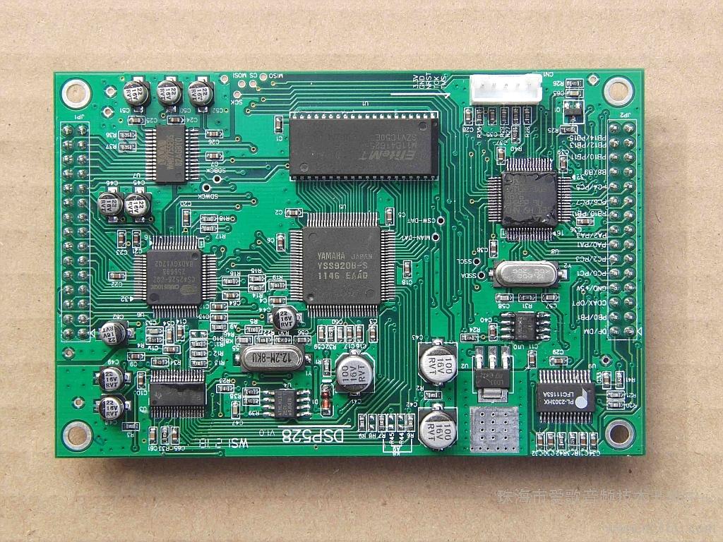 ‘星空官网登录’皇马球迷看哭：穆帅与卡西微笑同框 卡卡C位太抢眼