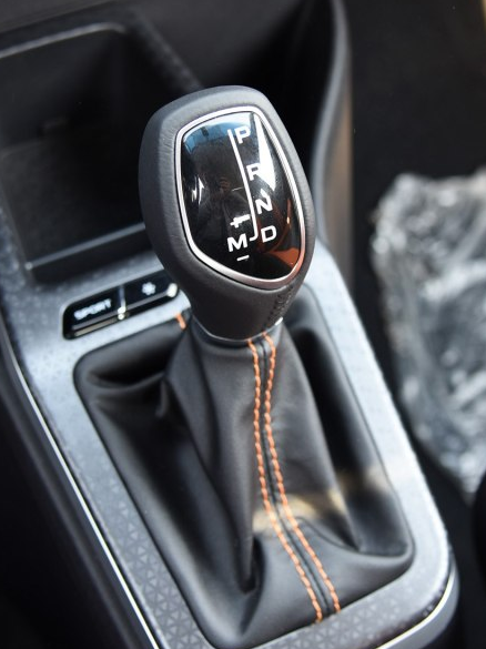 星空体育官网-众说纷纭 意媒称莫德里奇将和高层面谈 西媒表示皇马绝不放人(图2) 星空体育官网