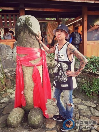 早期挂历可收藏:文革挂历价值凸现作者:未知2015-02-1008:37:12来源:苏州日报 挂历曾经一度是人们新年送-xingkong.com(图2) 星空体育官网