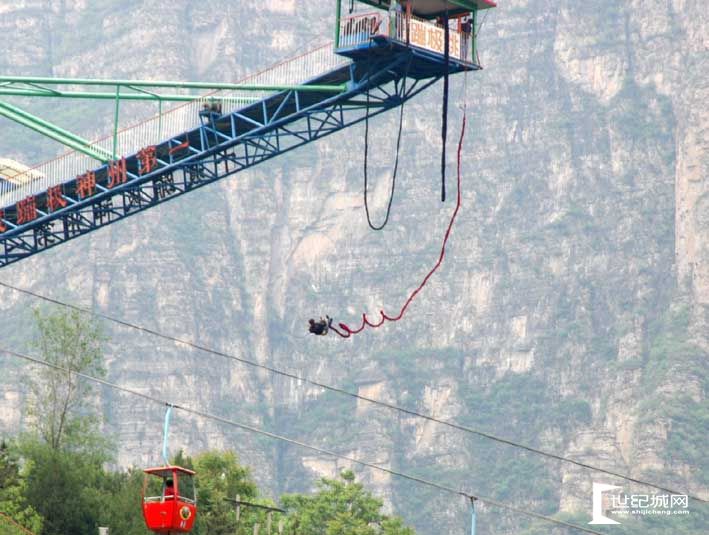 当代艺术收藏面临洗牌|星空官网登录(图2) 星空官网登录