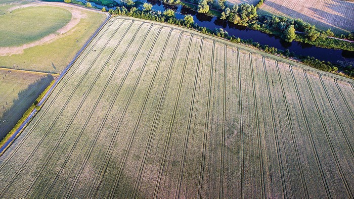 xingkong.com_华裔巨富老板督战,西甲内讧队死里逃生!欧冠新奇迹:少林足球式解围(图3) xingkong.com_华裔巨富老板督战,西甲内讧队死里逃生!欧冠新奇迹:少林足球式解围(图3)