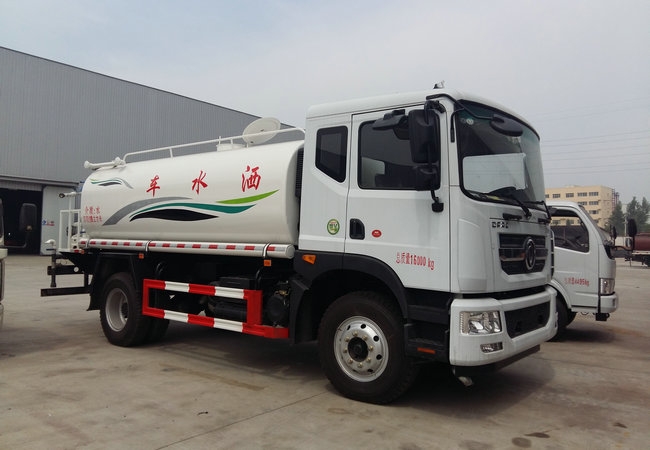 xingkong体育官网登录-上街区中心路小学举行“争做新时代好队员——你好,少先队”入队仪式(图3) xingkong体育官网登录-上街区中心路小学举行“争做新时代好队员——你好,少先队”入队仪式(图3)