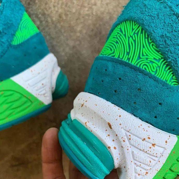 
「愚人潮社专栏」关于2002R的前世今生 到底为何会风靡鞋圈？‘xingkong.com’(图3)